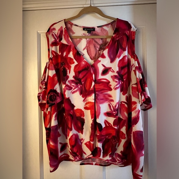 INC floral cold shoulder top - Picture 1 of 3